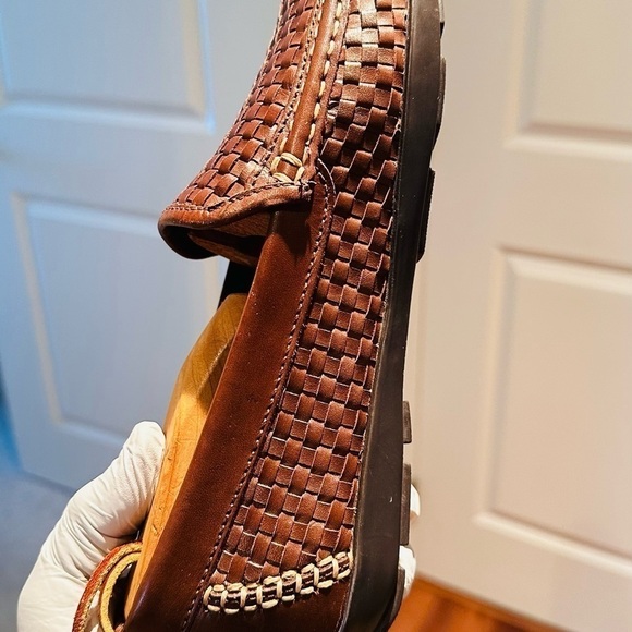 Tommy Bahama Orson Venetian Woven Leather Drivers. - Picture 3 of 14